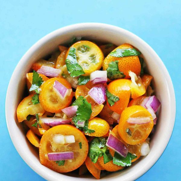 Seedless, extra sweet Kumquat fruit pack from Sharbatly, showcasing vibrant orange kumquats in a 0.25kg package.